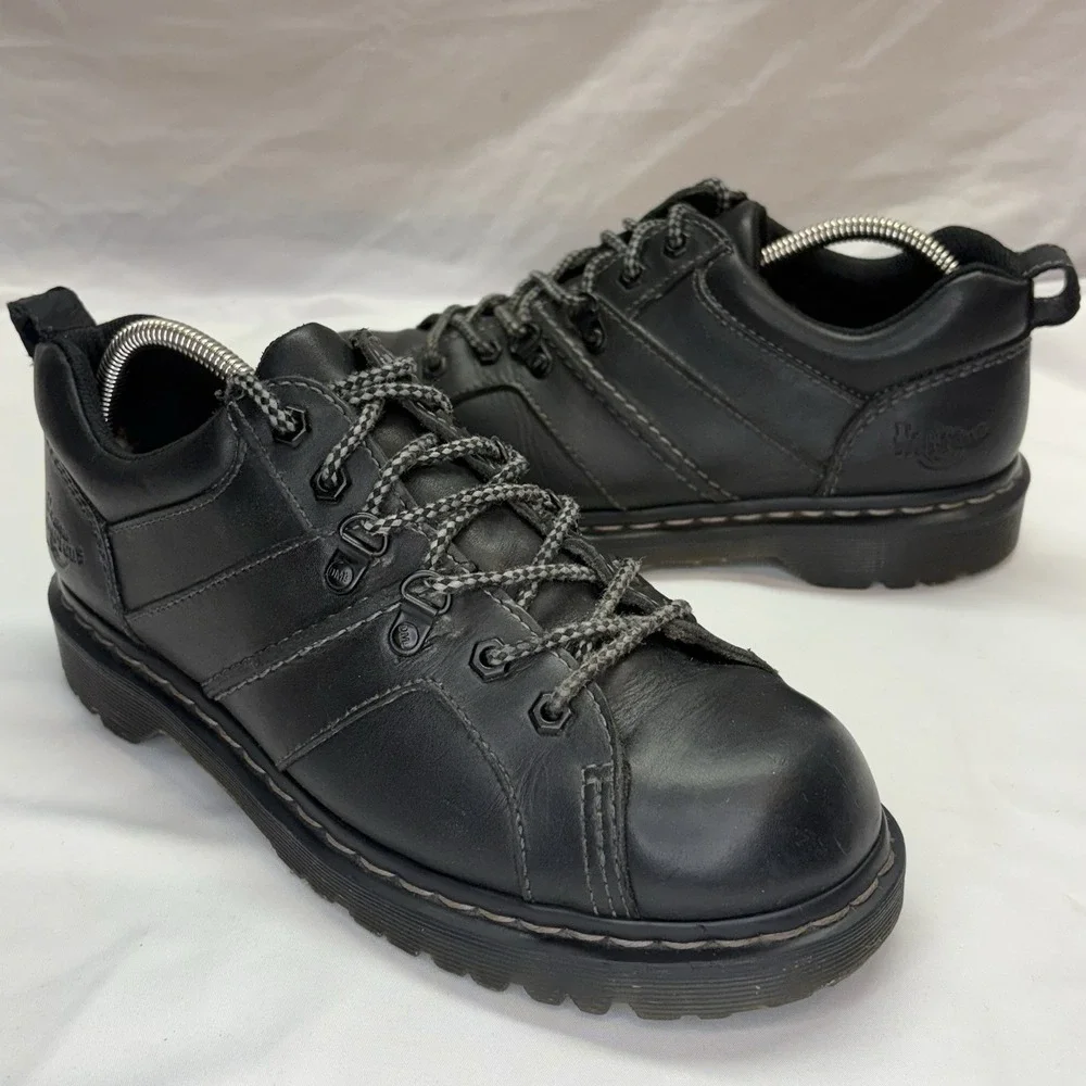 Dr Doc Martens Finnegan Shoes Mens 9 Black Leather Grunge Goth Biker Y2K‎ AW004